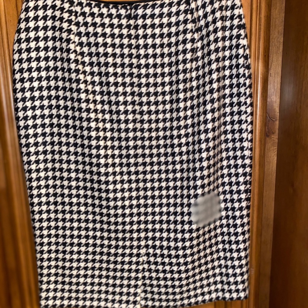 Black and white houndstooth checked skirt